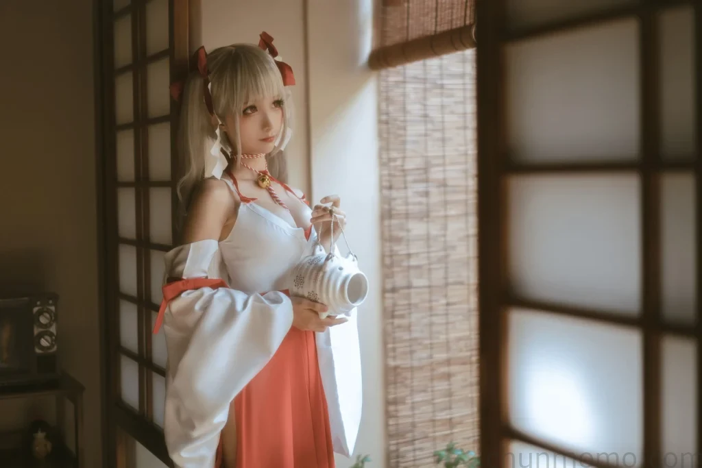 蠢沫沫可畏巫女cos写真集