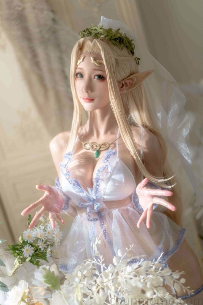 蠢沫沫cos白精灵的背景故事