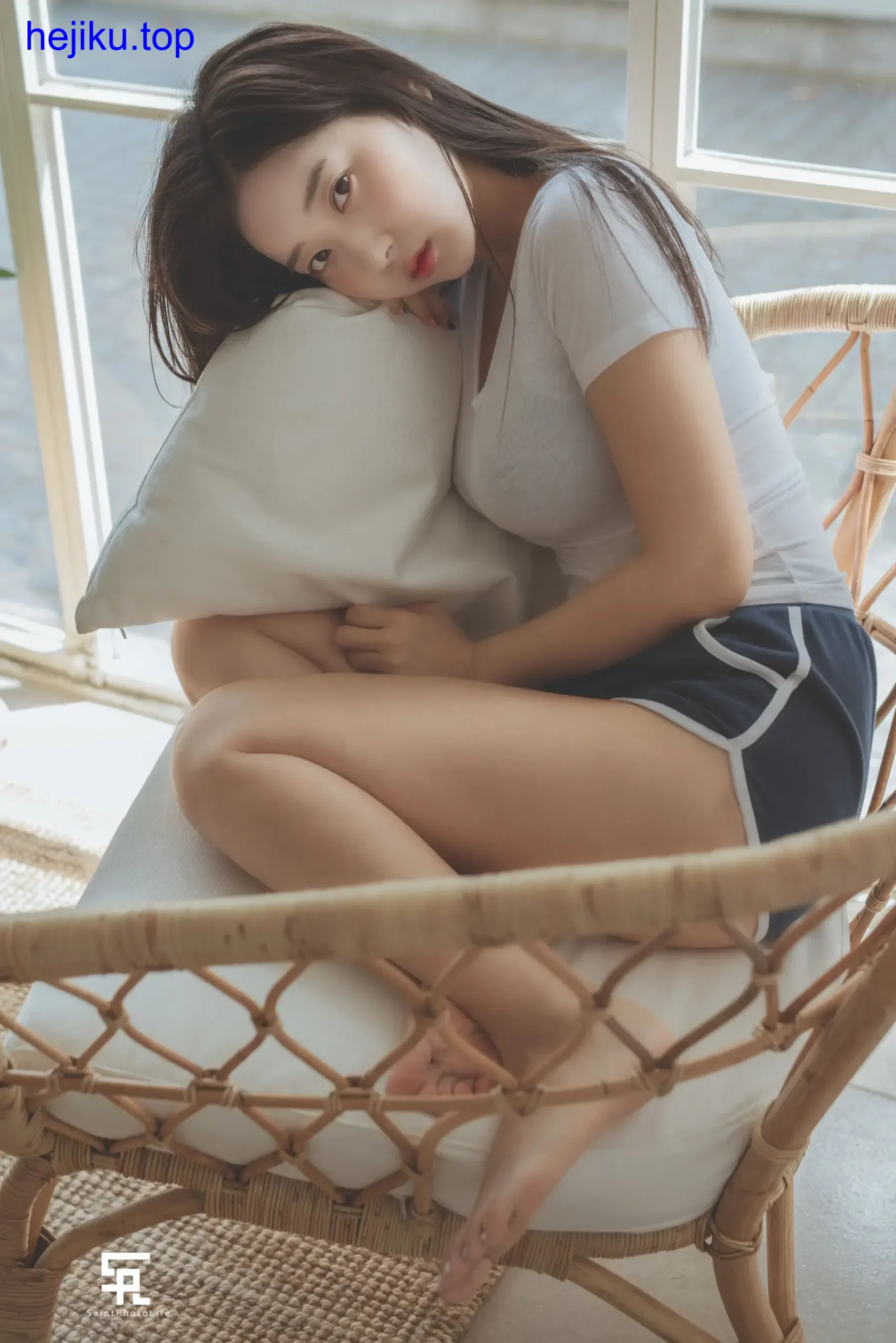 申才恩Zenny围裙写真,透明造型出圈ins粉丝破两百万 4 申才恩zennyrt ins图