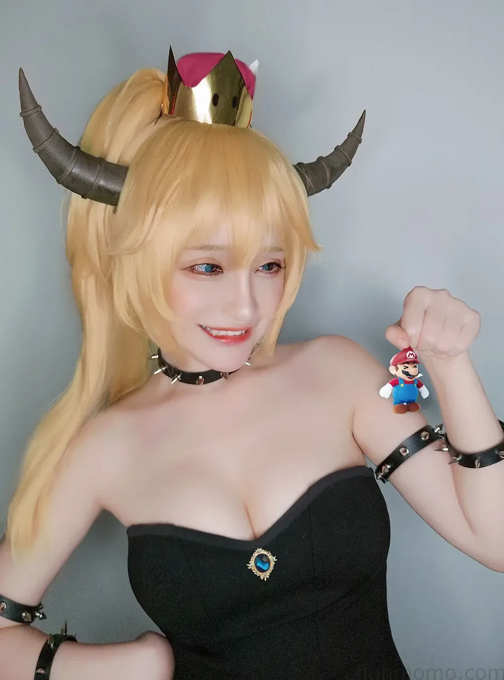 千夜未来泳装黑呆造型解析 含尼禄、库巴姬及cos图集特色整理 7 千夜未来尼禄红色闪电泳装