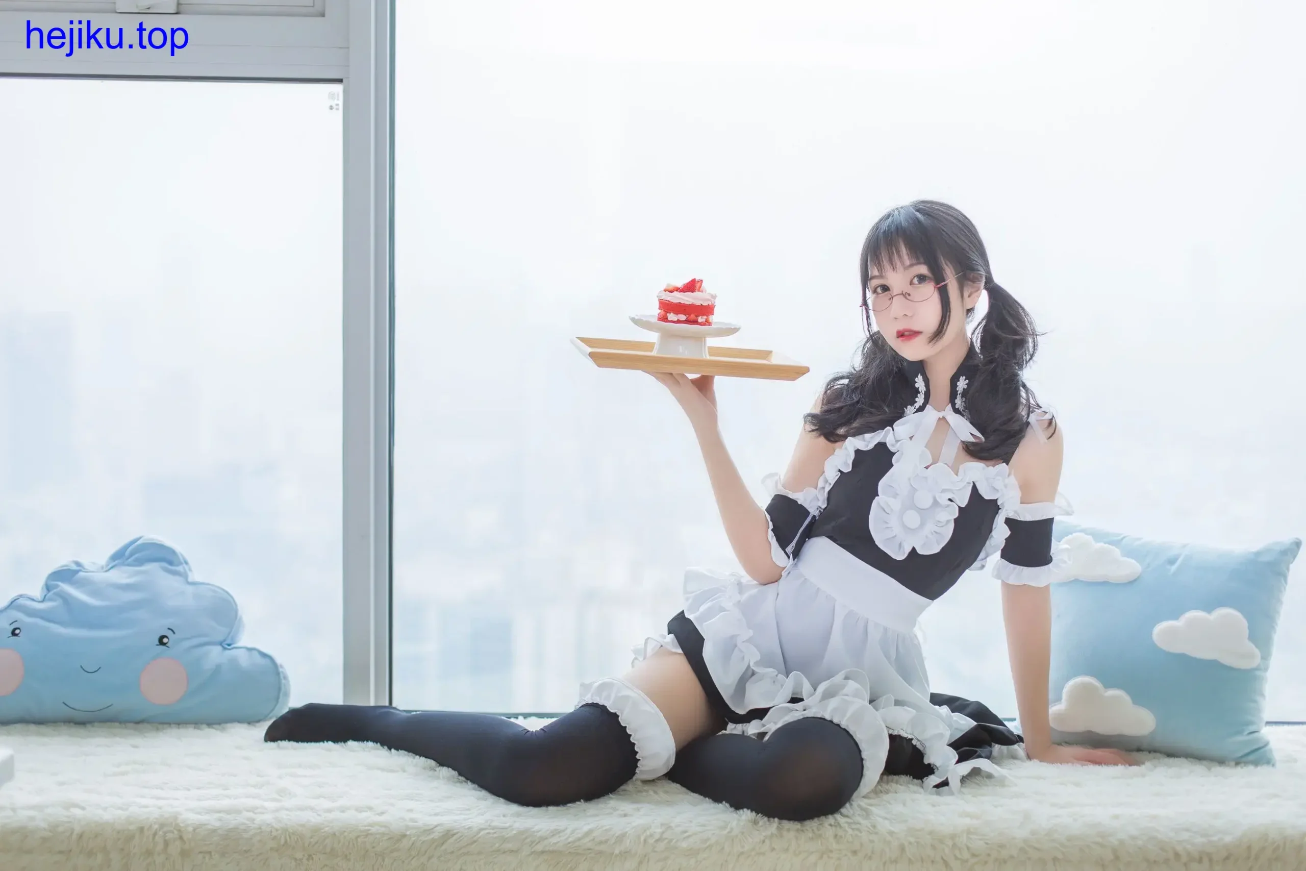 逐月 Su (枸名 SU) 写真全收录图包下载 + 车内系列在线观看 5 逐月Su写真图片包