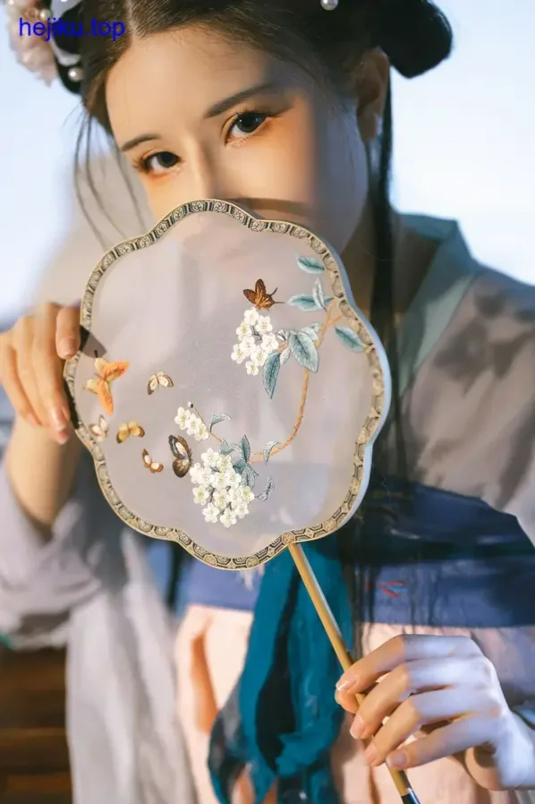 鹿八岁baby古风造型