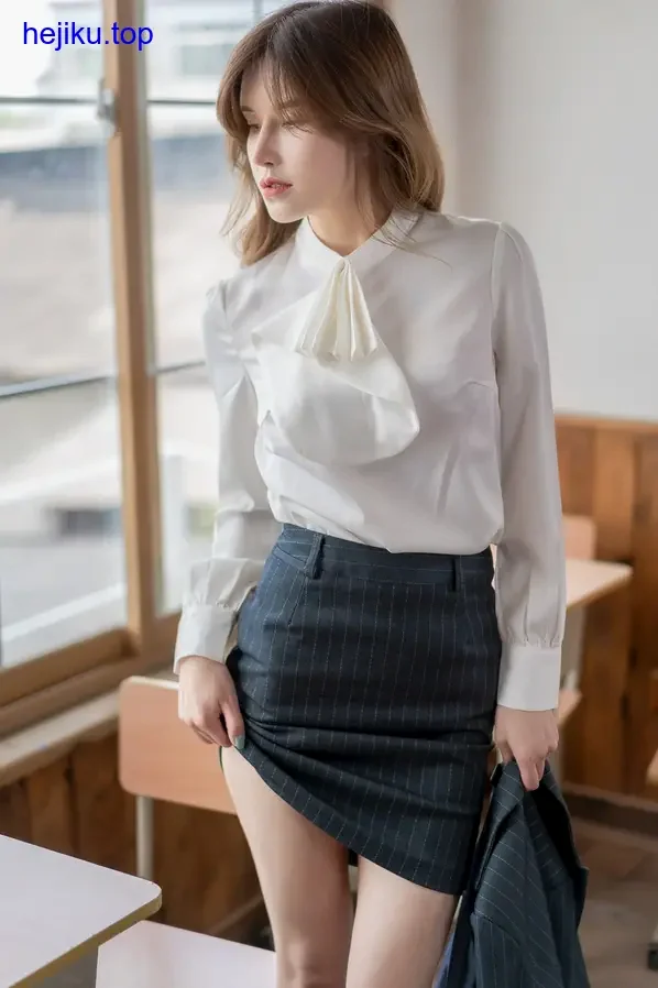 鹿八岁baby的服装细节很讲究，下载的时候记得选原图格式