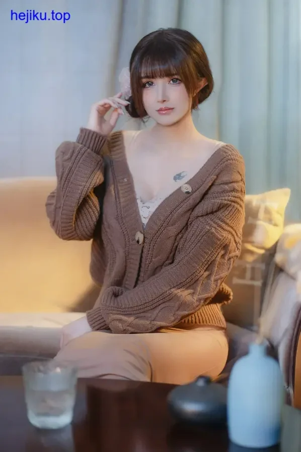 鹿八岁baby这套图光线很软，皮肤看起来透亮