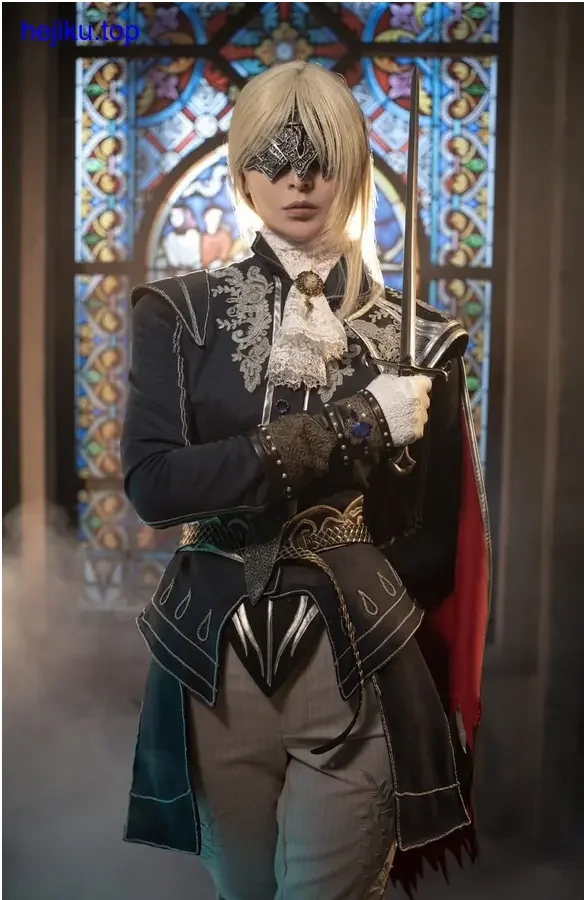 Vinnegal高清大图集合展示 vinnegal半闭着眼睛撇嘴,但握武器的手青筋暴起