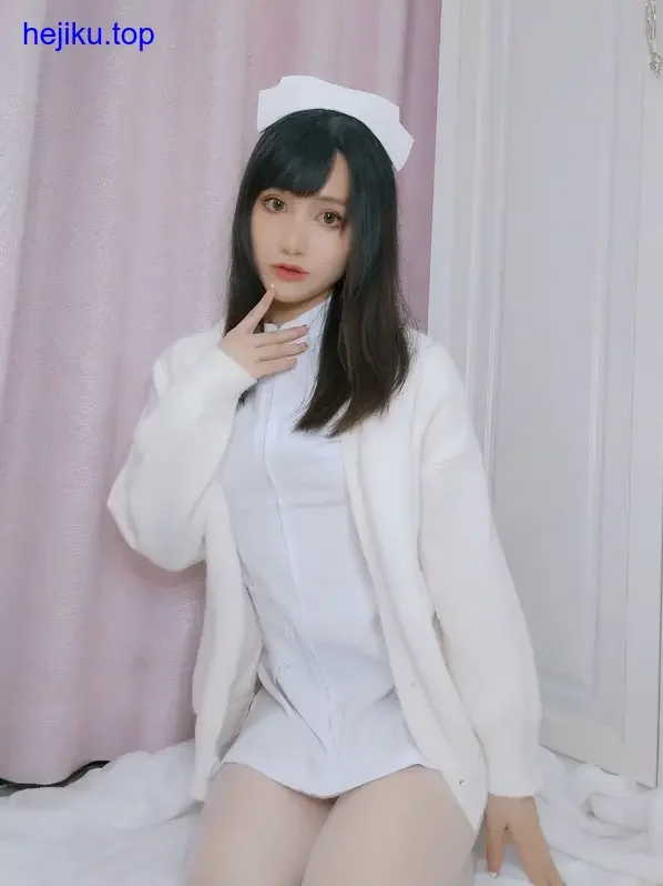 木之本果这套图的场景选择和角色气质很搭，整体氛围到位