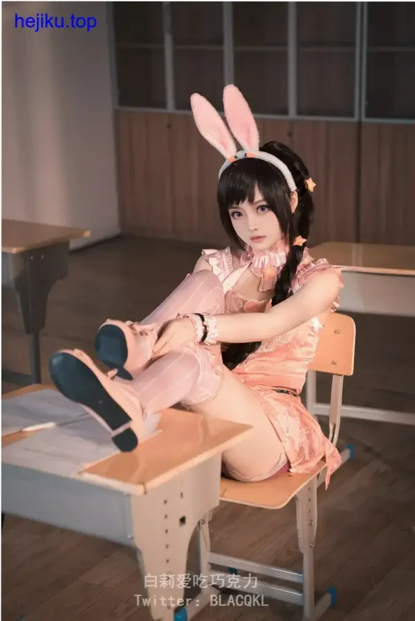 白莉吃巧克力高清美图