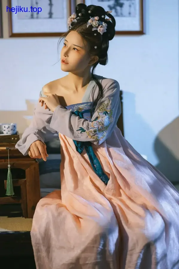 鹿八岁baby古风少女