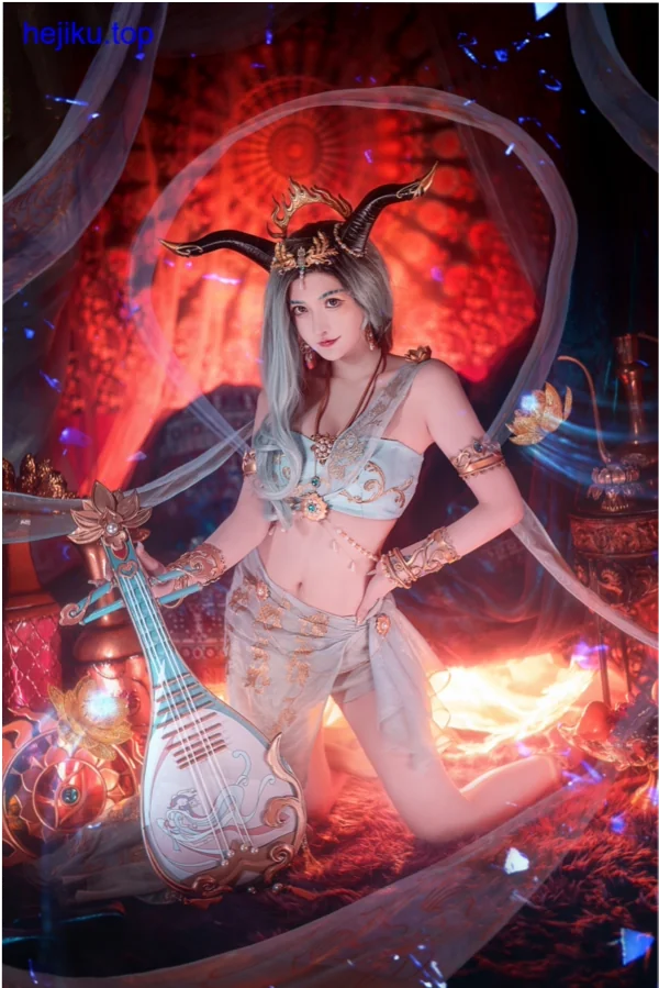 露儿大魔王动漫风cos照