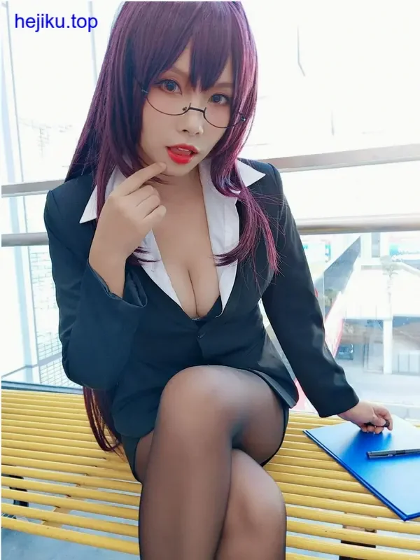 可爱Neko风格薇薇巫女cos 眼神灵动细节图