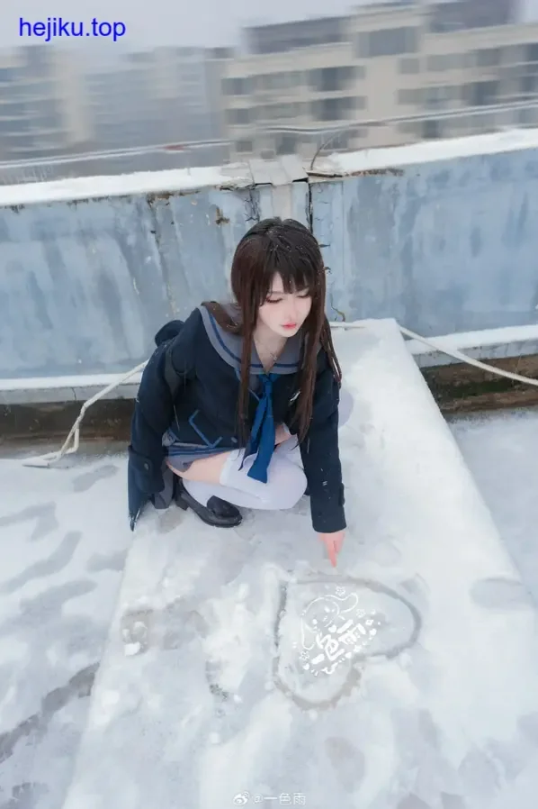 一色雨虎牙早期兽耳造型 眼神冷淡和猫耳形成反差