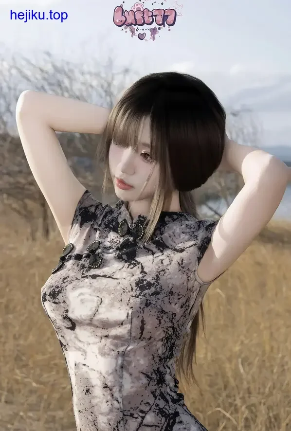 柒柒不可爱眼神特写