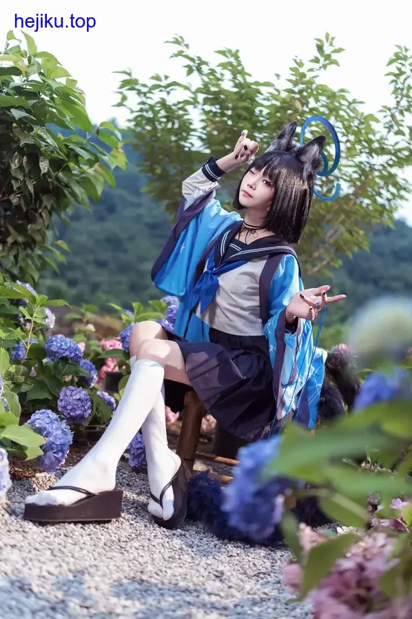 艾西AIWEST最新消息 艾西aiwest扮演女战士角色,眼神凌厉坚定