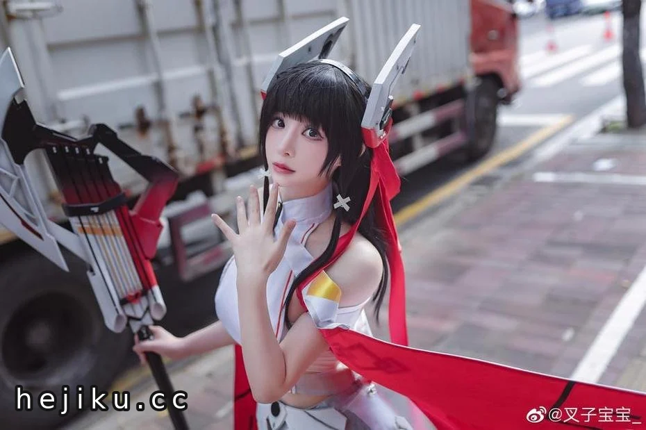 从甜美到御姐:认识二次元圈的反差萌Coser“叉子宝宝” 2 叉子宝宝是谁?揭秘中国二次元圈的“反差萌”知名Coser与动漫博主插图1
