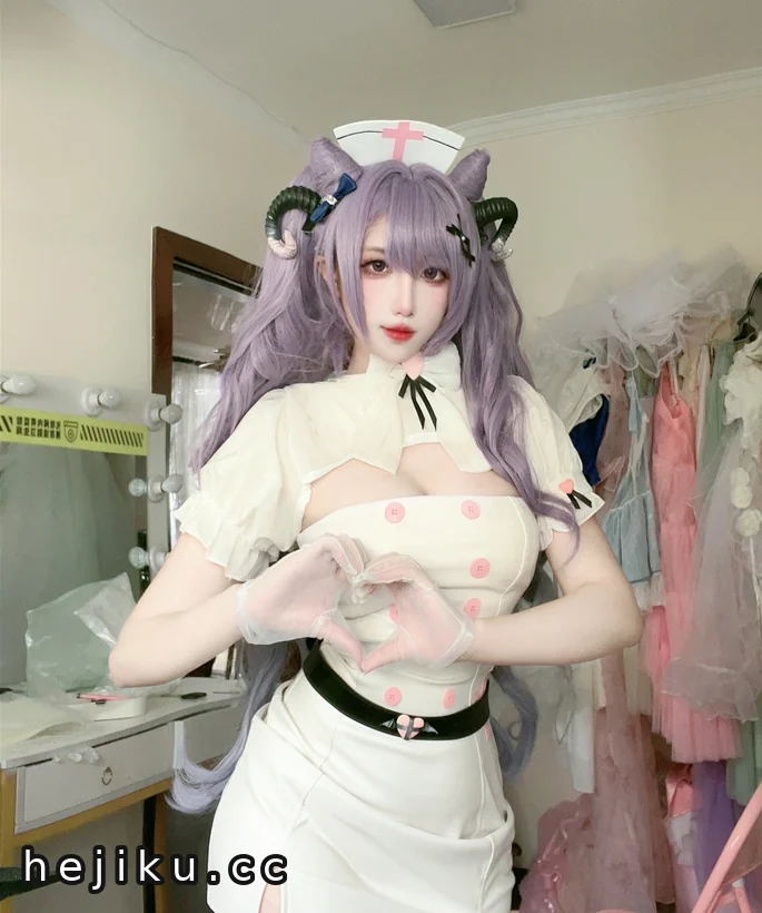 九曲Jean线下场照揭秘:女性COS博主的真实身份与成长之路 2 揭秘九曲Jean线下场照,揭示其真实身份:一位女性COS博主的成长与未来插图1