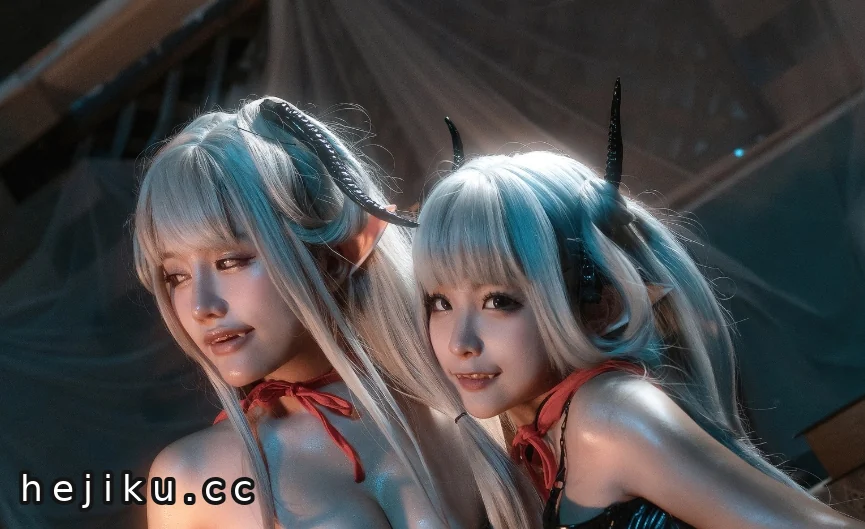 蠢沫沫与一笑芳香沁“双子吸血鬼”Cosplay:魅惑与俏皮的完美融合 2 蠢沫沫与一笑芳香沁的“双子吸血鬼”绝美Cosplay作品,绝对让你心动不已!插图2